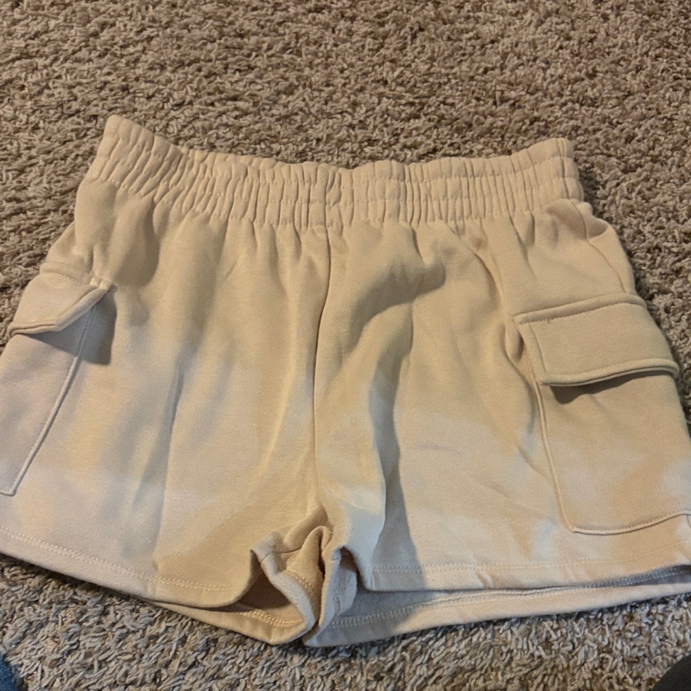 Refuge athletics Cream Shorts